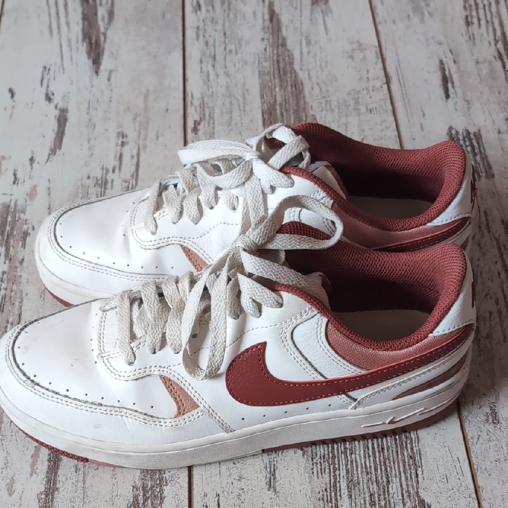 NIKE Air Force